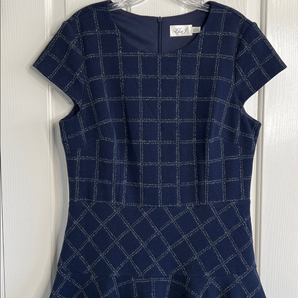 Eliza J WINDOWPANE PRINT CAP SLEEVE FIT & FLARE DRESS IN NAVY Size 14 - Picture 4 of 8
